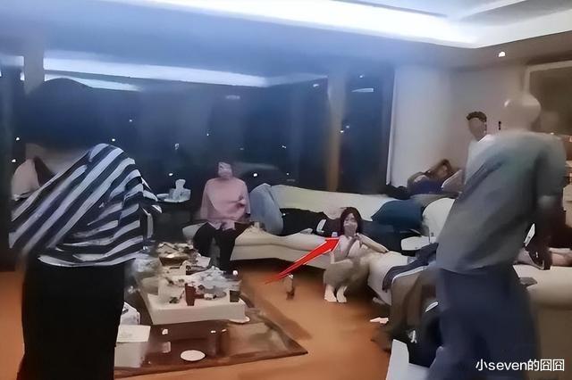 大S丑态曝光!具俊晔公布妻子居家状态,随意睡地板不顾形象