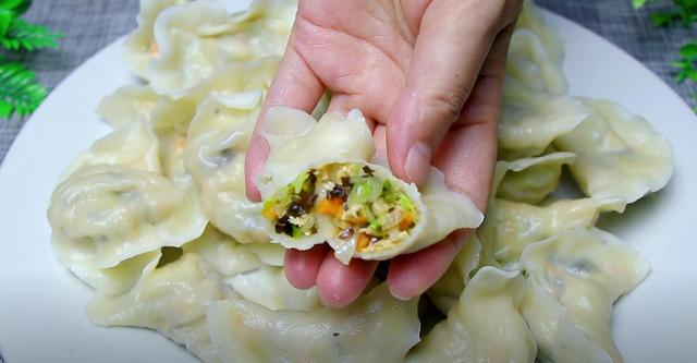 秋天到了多吃这馅饺子,教你调馅方法,鲜嫩营养不油腻,太香了