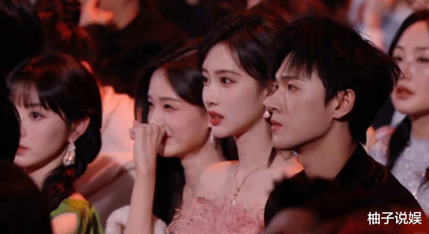 C位被抢,宣传没有,她这顶流当的真窝囊