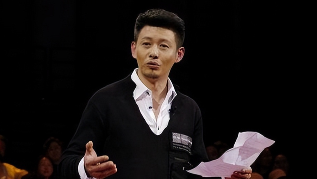 他是“央视败类”，抛弃妻子和董卿同居6年，14岁才知叔叔是亲爸