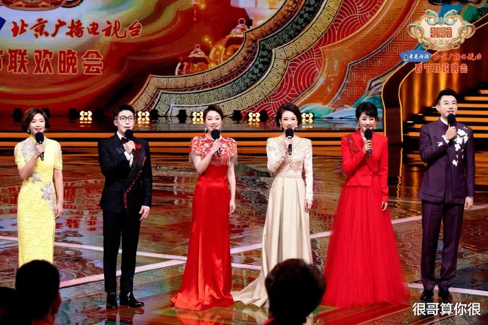 北京春晚:姚晨携手林志玲华丽登场,一位风情依旧,一位霸气侧漏