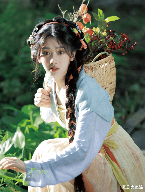 女演员中秋争奇斗艳:王楚然美的惊艳,陈瑶纯欲天花板,郭晓婷完胜