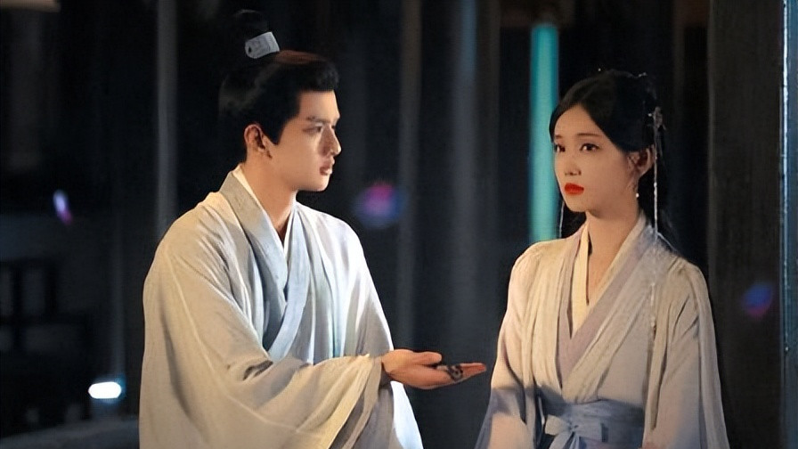 一脚踹翻“雌竞”，高开疯走，这部剧，值得内娱编剧逐字学习！