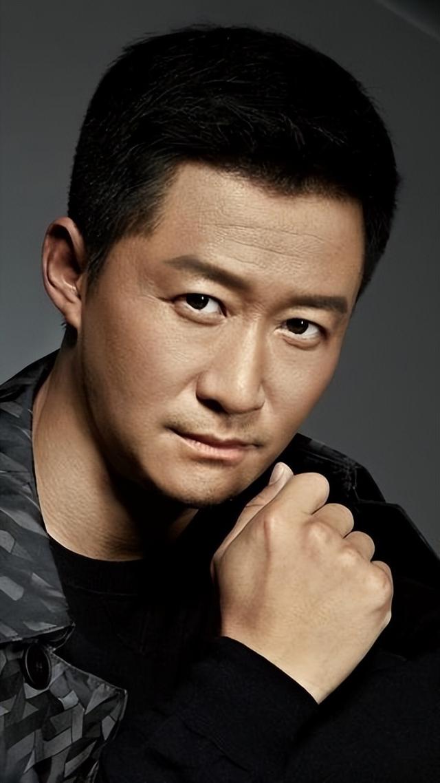 这一次,“宠妻人设”崩塌、“伪爱国”的吴京,已走上另一条道路