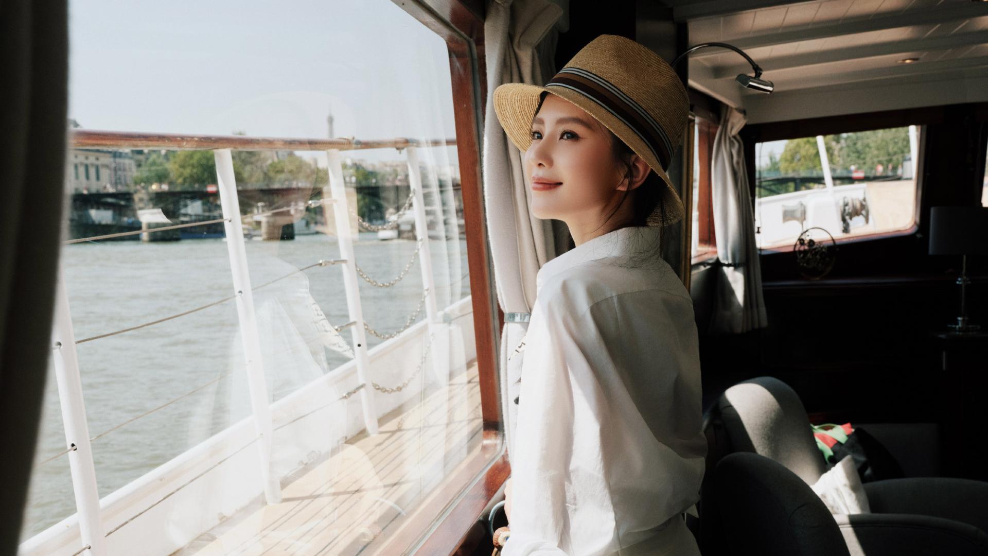 37岁刘诗诗巴黎观赛被偶遇，白衣麻花辫很少女，这松弛感真是绝了