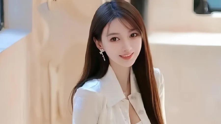 黄晓明女友叶柯也太漂亮了吧！长相清纯身材高挑 难怪晓明哥会喜欢