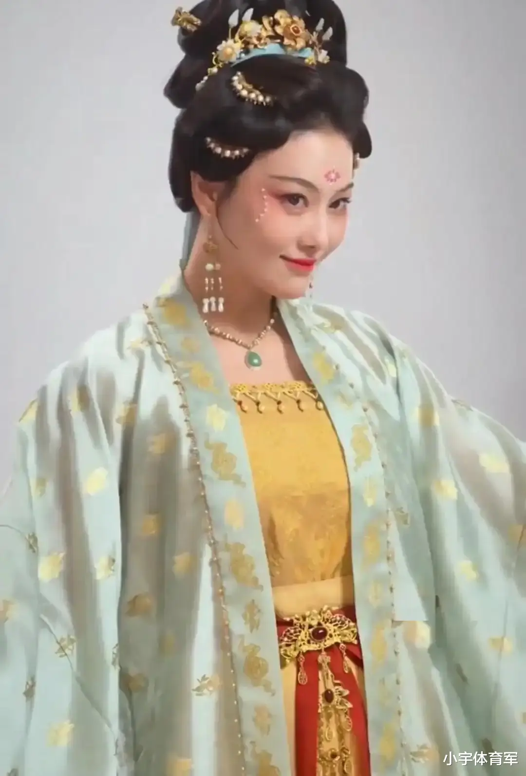 长得丑就不要演美女！看《清明上河图》张馨予，才知何为媚骨天成