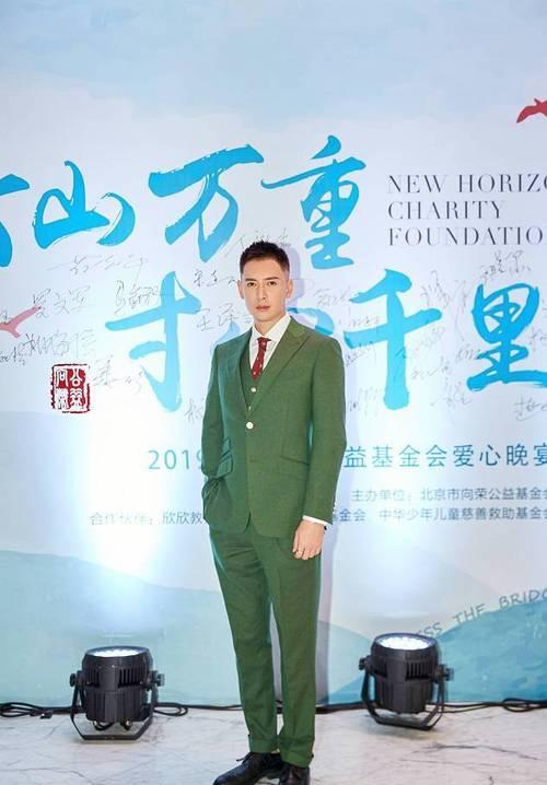 他是最幸运的“农民工”,只因长相太英俊,从工地打工到改行演戏