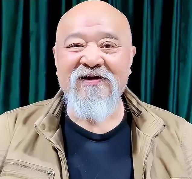 一天两包烟顿顿八两酒,坚决不听医生劝阻的李琦,如今竟然大变样