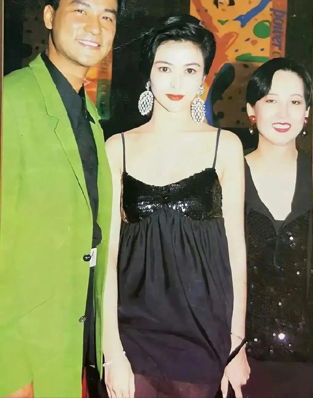 6位没有“上镜脸”的女星,真人惊为天人,荧屏中却平平无奇