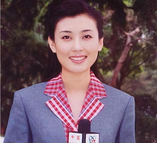 “央视女神”李红:被造谣嫁富豪,如今44岁单身,活出自己的精彩