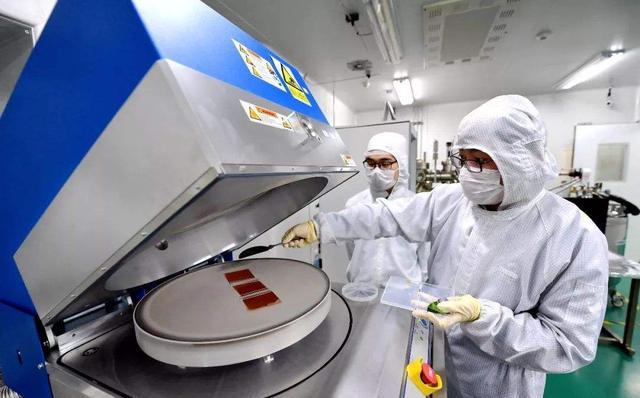 耍流氓?中国首台光刻机实现量产!美国、荷兰紧急发声:强烈谴责