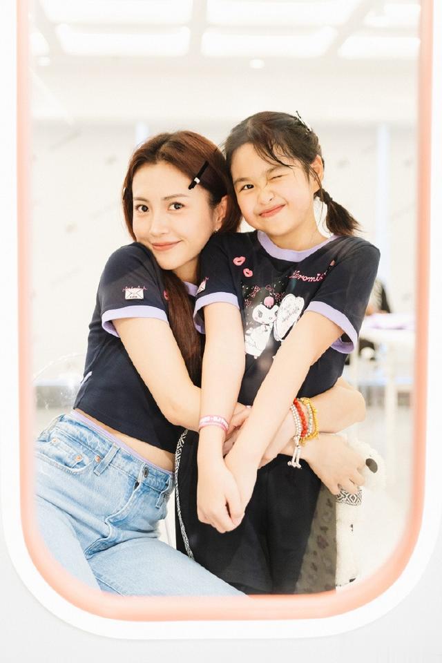 包贝尔老婆官宣怀二胎,孕4个月胖了10斤,肚子又大又圆孕相超足