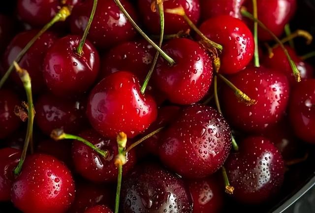 尿酸高一口香蕉不能吃？医生：不怕关节彻底失灵，这些水果尽管吃