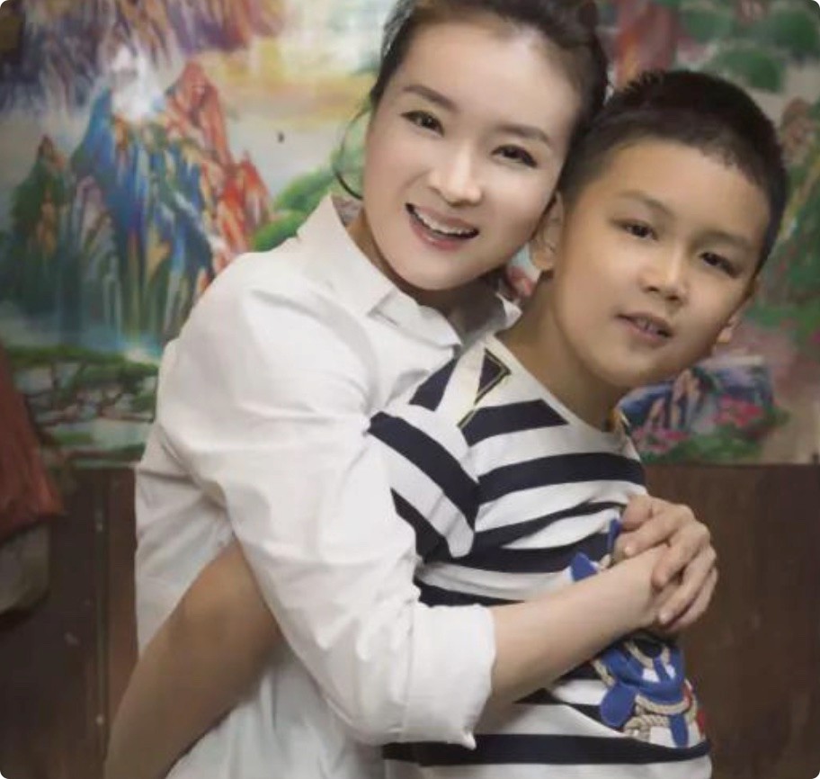 这一次,将50岁王艳的尴尬境况,展现得淋漓尽致