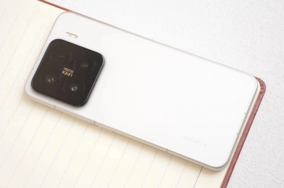 小米15終于跌至新低價(jià)，驍龍8至尊版+四窄邊直屏，米粉可以入手了