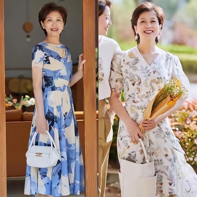 女人过了50岁,建议:剪短发、穿长裙,美得看不出年纪