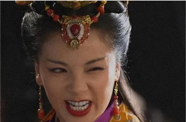 演技一般，演啥都一样的5明星，却被捧成“老戏骨”，不尴尬吗？