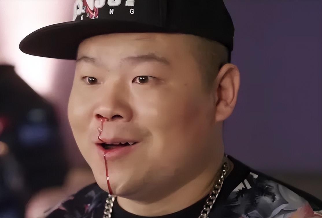 连登6届春晚被誉为定海神针,转型后原形毕露,他变了