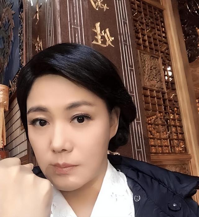最熟悉女演员已离世,一生未碰过男人,死后家人“瓜分遗产”