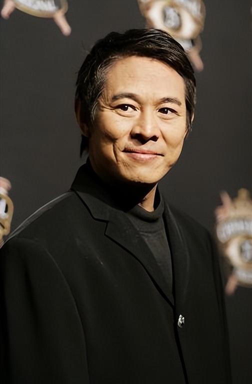 向佐晒李连杰父女到家做客，小奶皇与师公自然熟，祖孙上演隔代亲