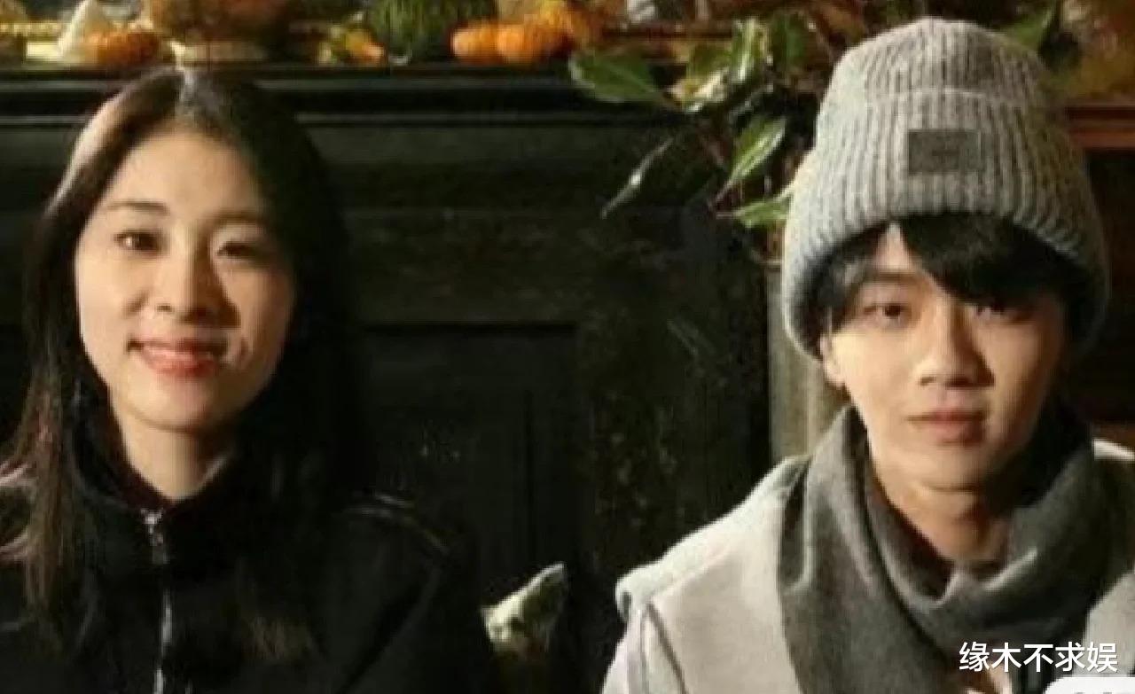 张碧晨女儿学校被偶遇，5岁华迎辰就读国际学校，酷似爸爸华晨宇