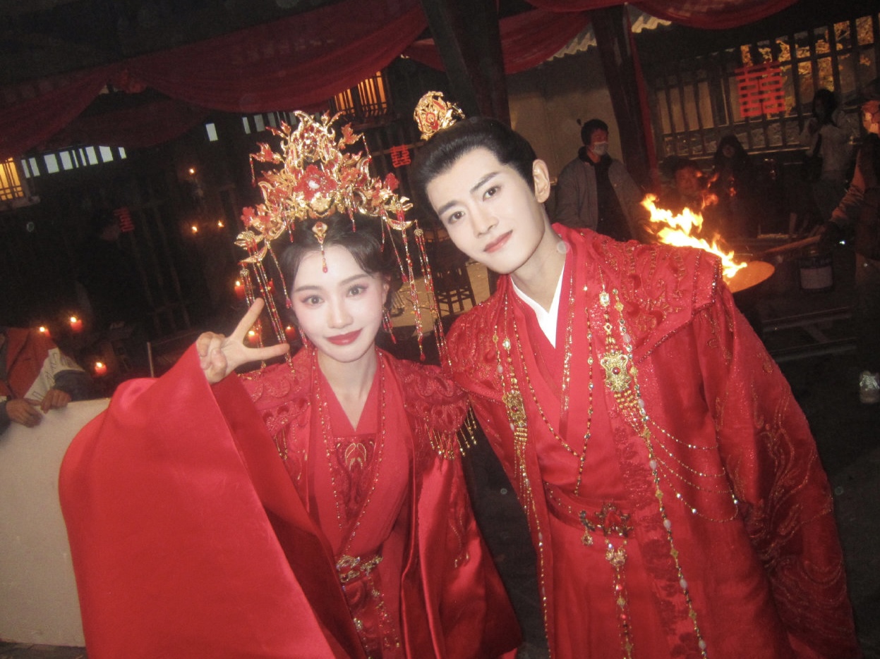 双剧齐发！任嘉伦《凤凰台上》《佳偶天成》引爆屏幕！