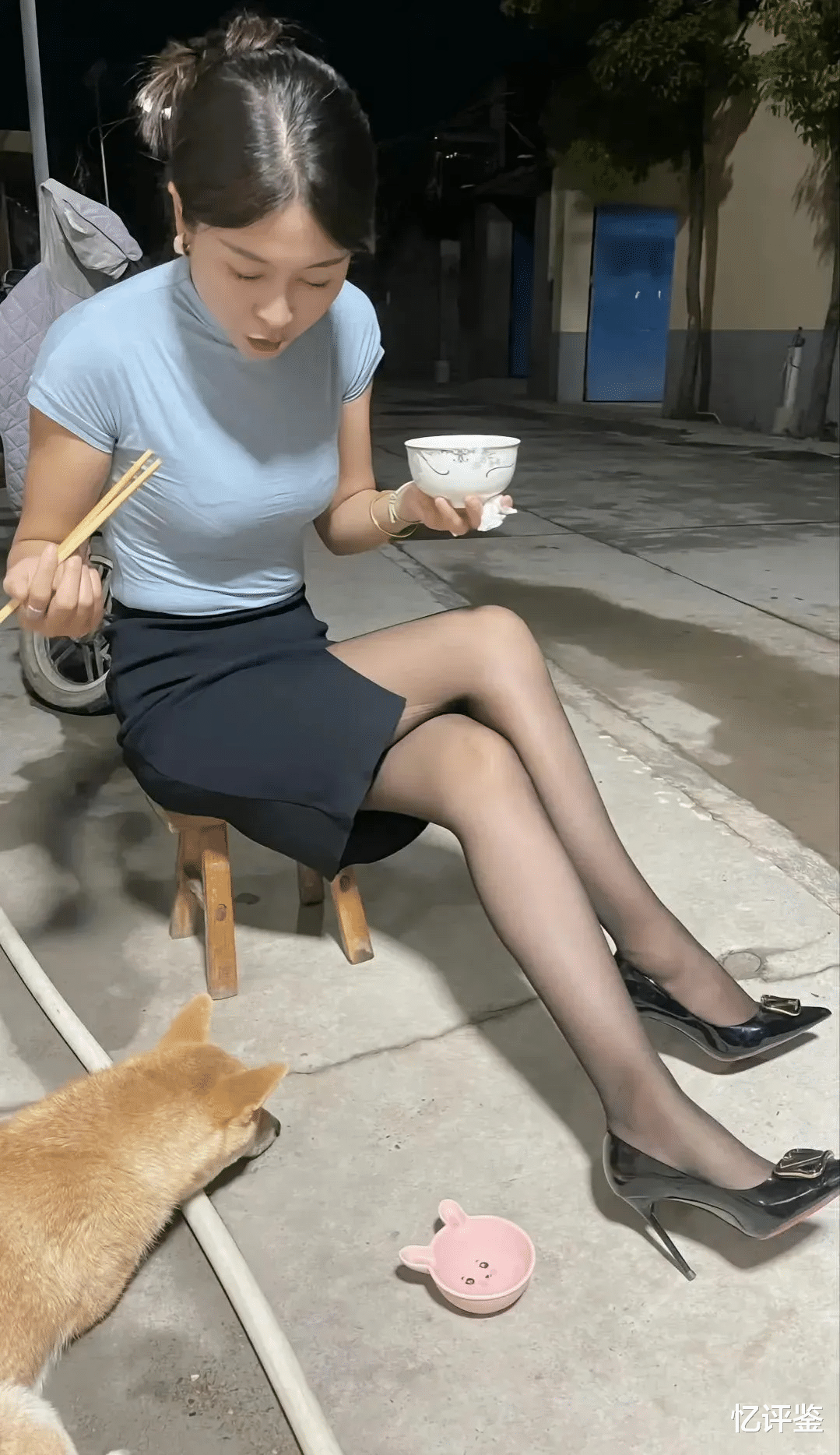 江西23岁空姐走红了，男网友看到其日常点滴后，谁娶准幸福一辈子