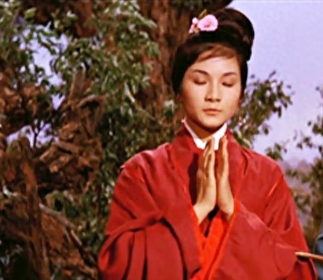 突传噩耗!曝78岁郑佩佩去世,好友曹可凡发文透露去世细节