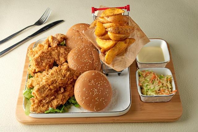 胖子的饭量有多大？一个早饭相当于我一天饭量