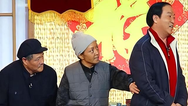 牛群|牛群：连上春晚却不甘现状，当副县长引起争议，如今怎么样了？