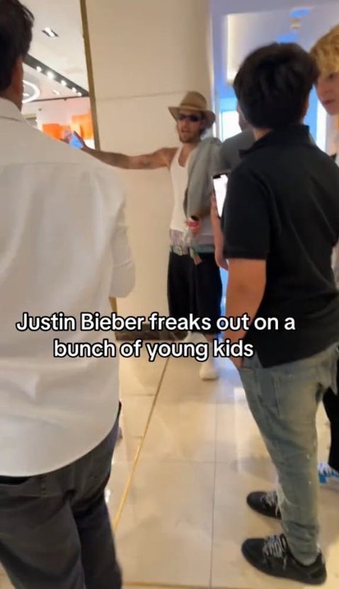 贾斯汀·比伯晒照宣布当爸,儿子取名Jack,21亿家产终于有接班人