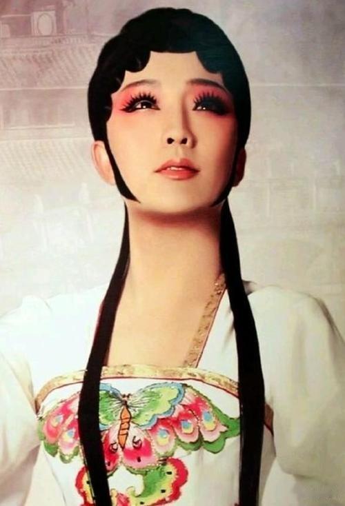 事实证明,46岁就已步履蹒跚的李玉刚,还是走上一条不归路