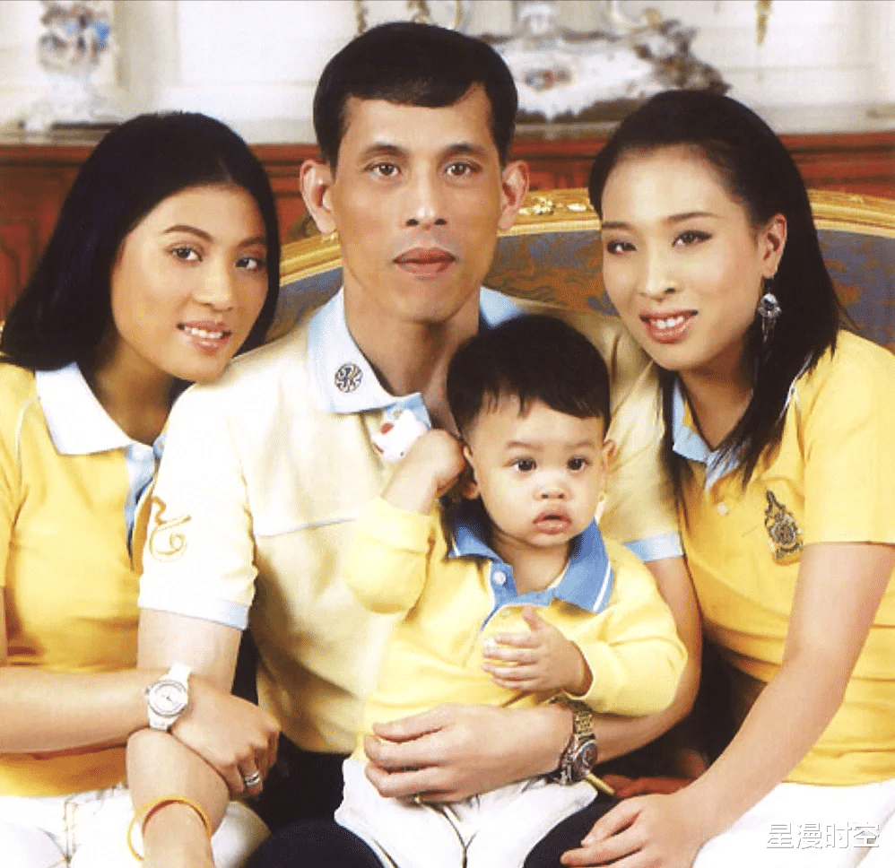 19岁提帮功越来越帅了,身高近2米,眼神清亮坚毅,是泰王心尖宠