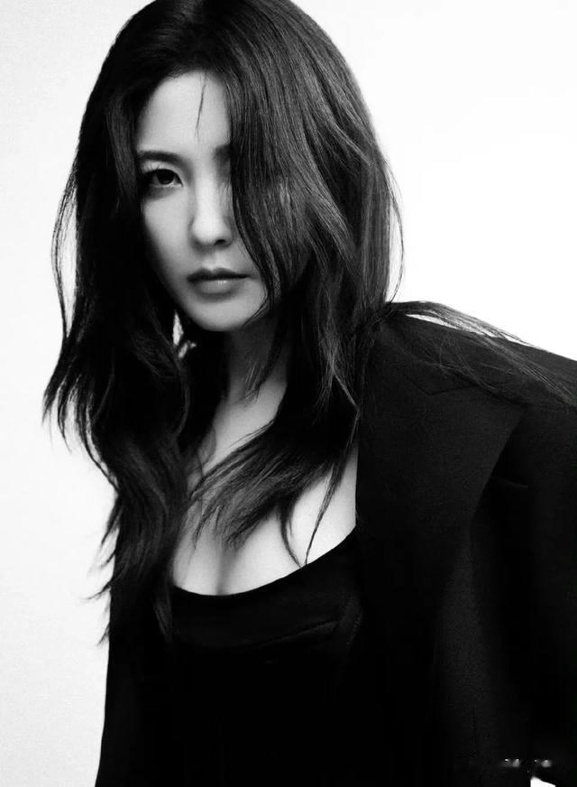 韩国化妆师为曾黎化妆，黑白照被夸技术好，网友：那看出来的？