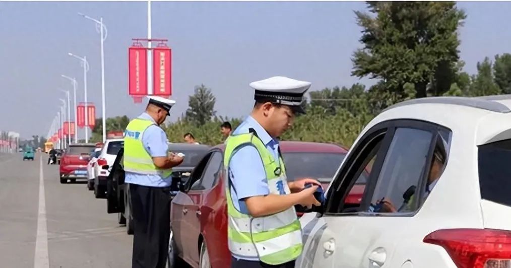 公安部下达死命令！车上发现没有这东西的，查到罚款200元？
