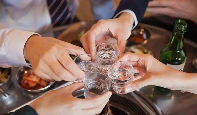 9个\"最佳\"喝酒方式,你能做到几个?看完涨知识