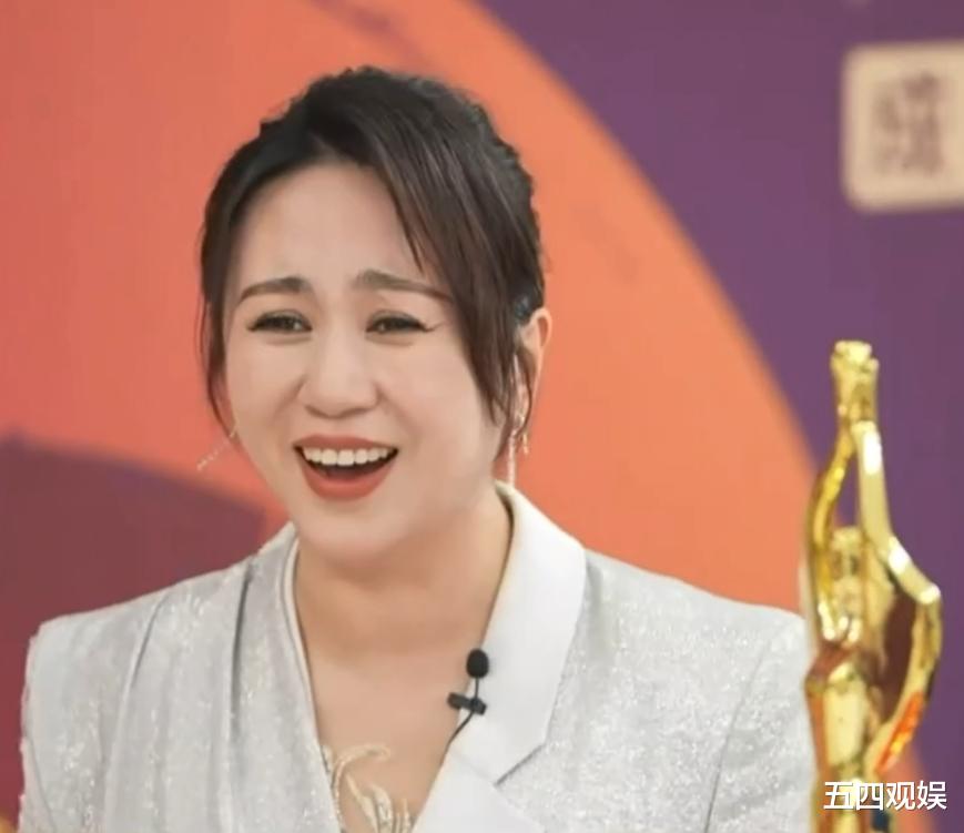 大众电影百花奖这一晚,将人情冷暖演绎得淋漓尽致,马丽、于适成全场焦点