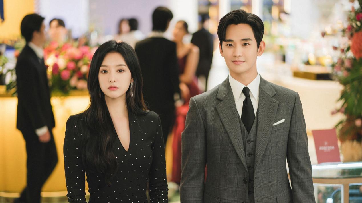 《泪之女王》：一场跨越百货与超市的爱情故事