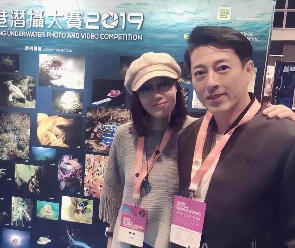 “姐弟恋”吕颂贤和麦景婷,婚后不要孩子,如今老色衰活成了这样