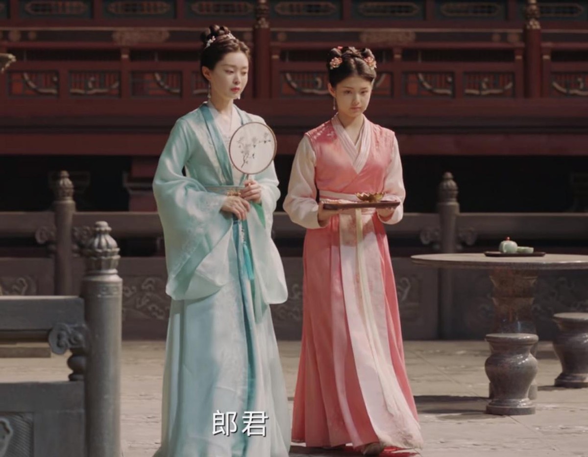 《墨雨云间》告诉我们,当“丫鬟”太惊艳时,小姐可以去打酱油了