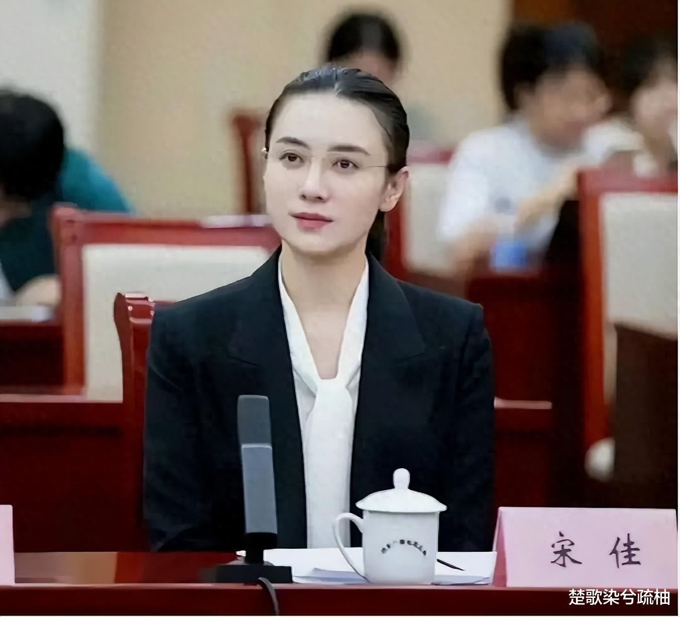 当看到宋佳和张颂文的合影,才懂得古人说的:台上做戏、台下做人