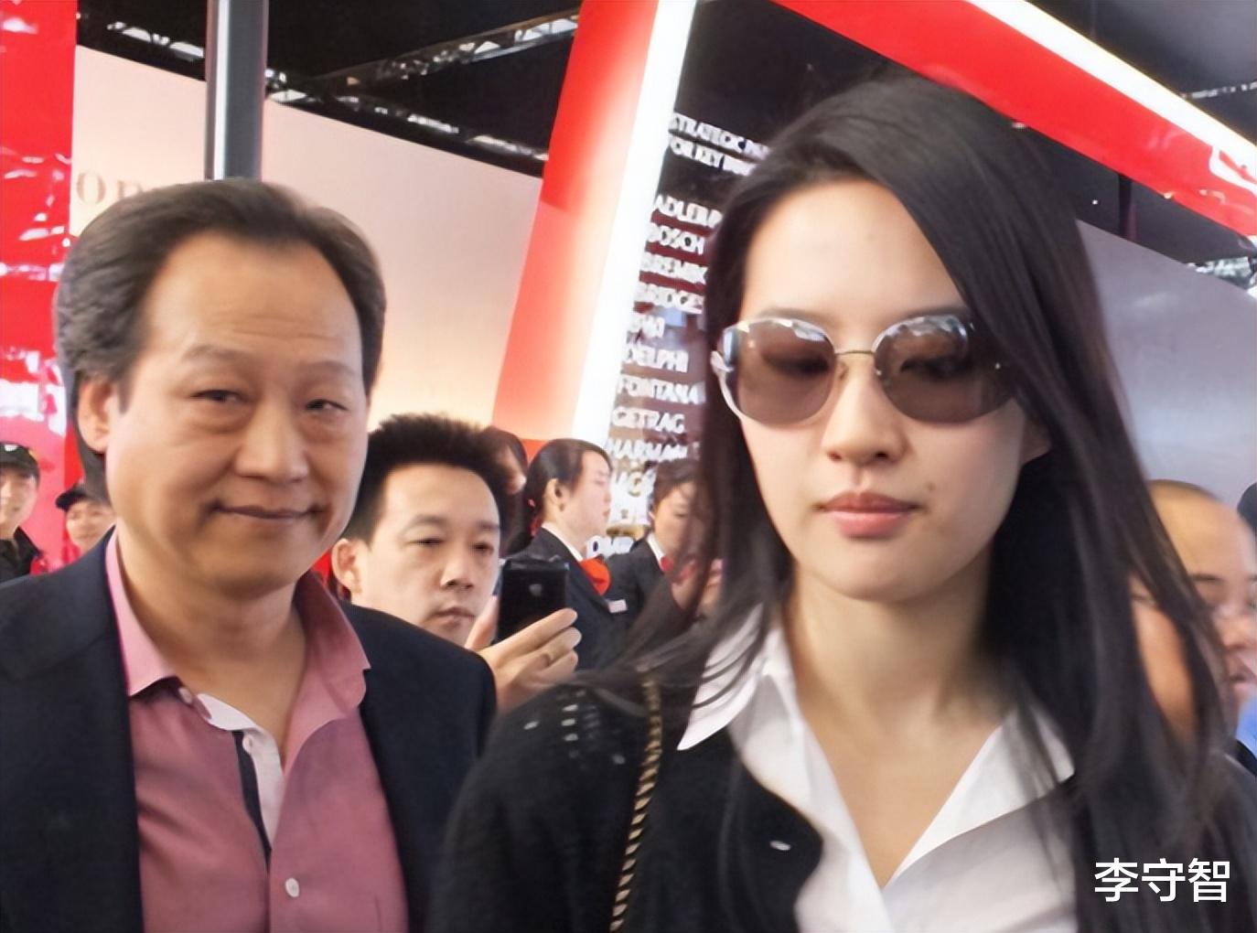 陈金飞与刘亦菲聚餐被拍热关注,曾与小几十岁杨采钰相恋无果而终