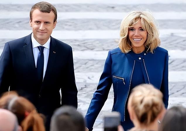 马克龙娶大24岁妻子：不仅是精神恋爱！生理性冲动都写在细节里