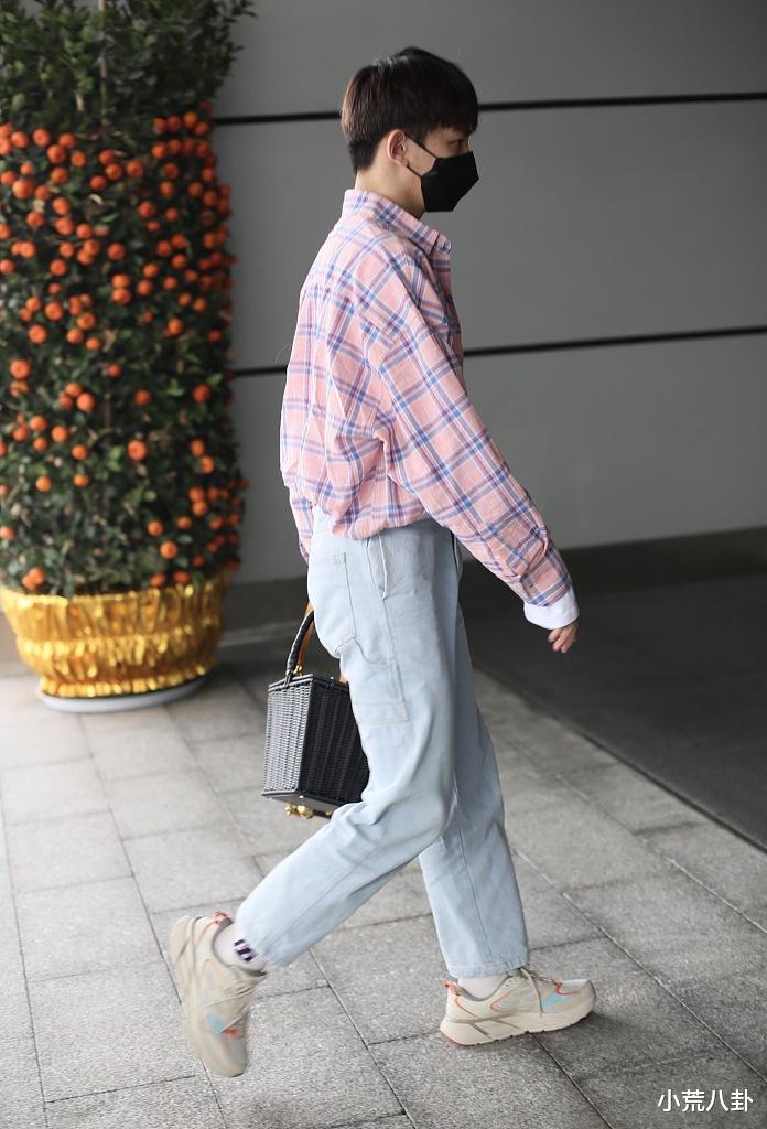 卢昱晓，虞书欣，夏之光，王鸥，陈意涵，刘宇宁，周一围