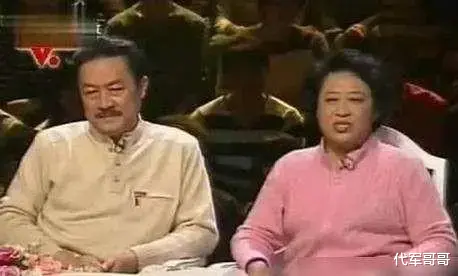 原来他早已离世！照顾患癌妻子43年，自己却不幸猝死片场