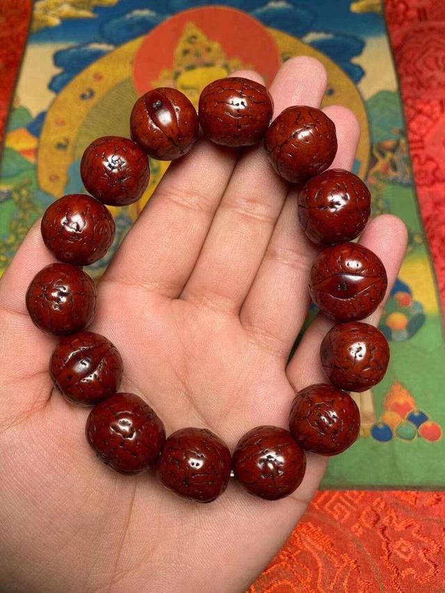 十大顶级文玩老珠子，珍稀程度超乎想象，见识过五种便堪称行家！