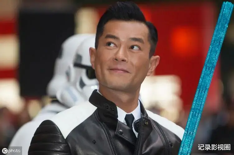 盘点年过40岁还是单身的10位男明星，谁最让人惋惜？