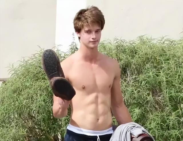 施瓦辛格的两个儿子:健身VS不健身,差别有多大?