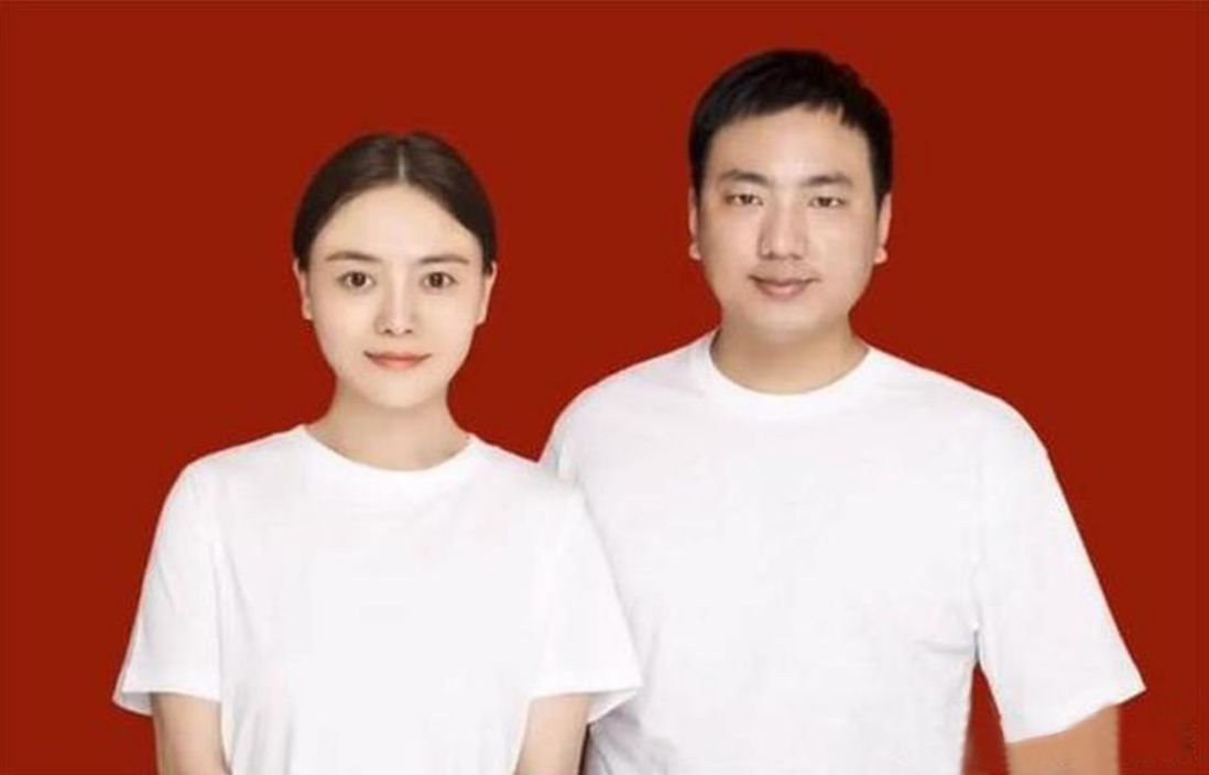 海来阿木|海来阿木：25岁出道，31岁登上春晚，离异又丧女，再婚后终获幸福